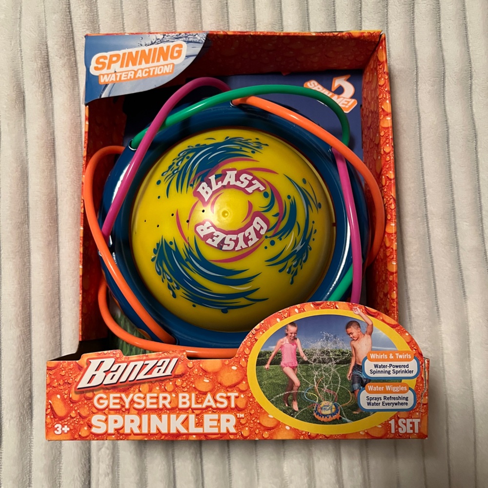 Geyser Blast Sprinkler - Yellow and Blue